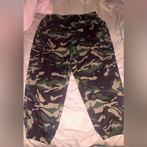 3XL Camouflage joggers like new worn once.